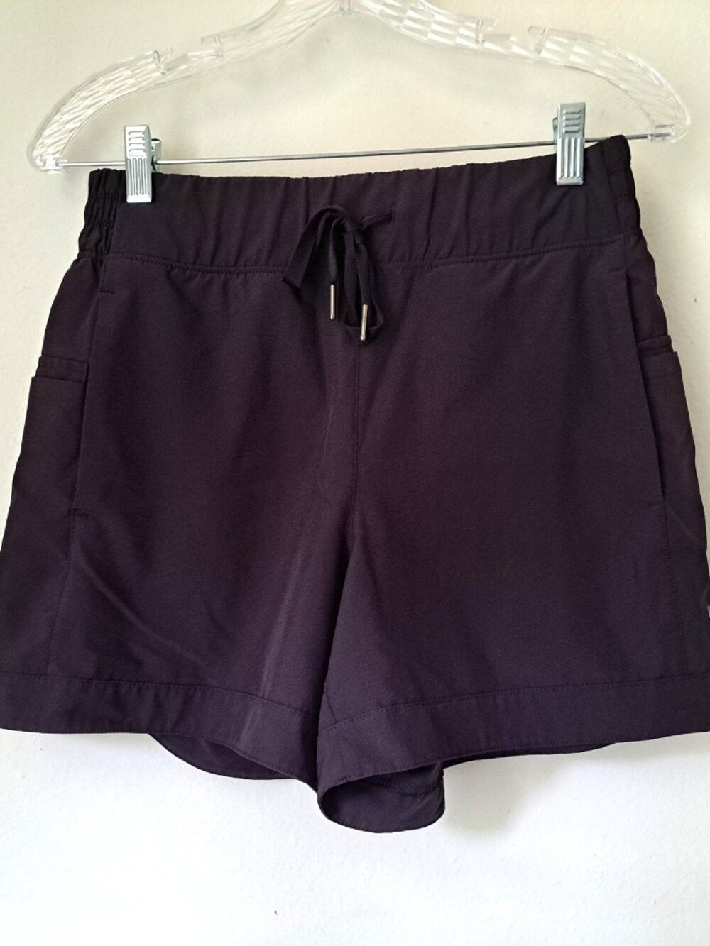 Apana Women's Athletic Shorts Size M Black Color